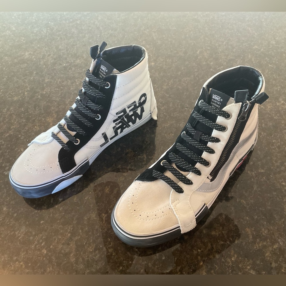 COPY - Side Zip Off The Wall Hightop Vans